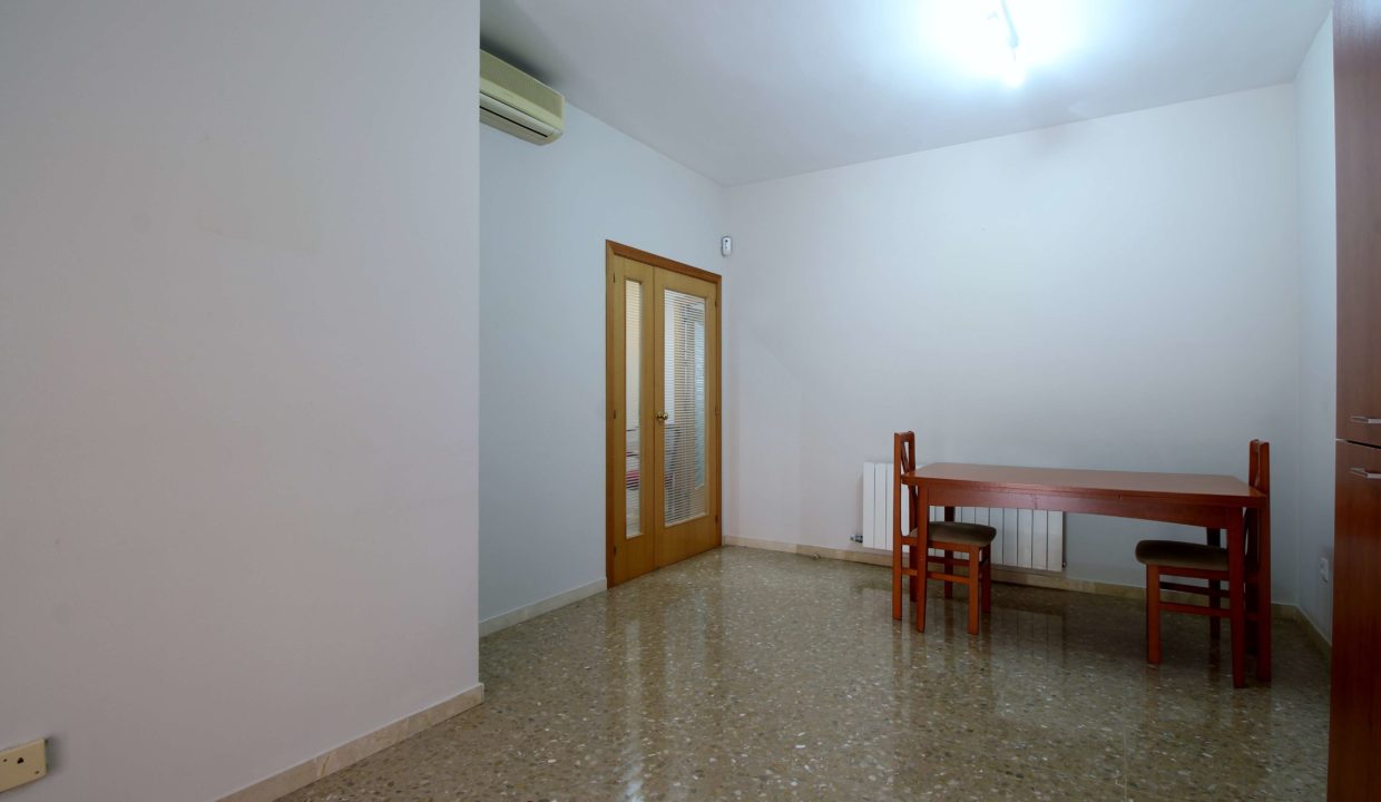 piso-en-venta-con-terraza-en-sant-boi (4)