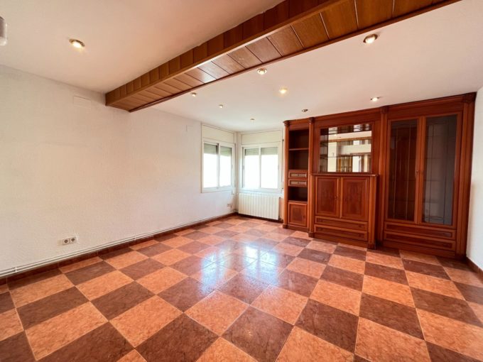 Amplio piso en venta en Barceloneta_1