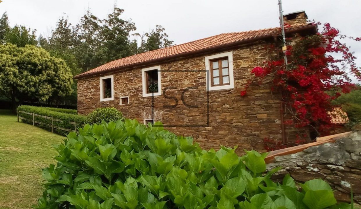 Casa de piedra con piscina a pocos minutos de Cedeira_4