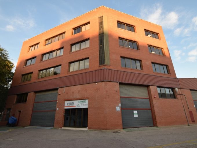 Edificio corporativo en alquiler en calle Perú - Barcelona_1