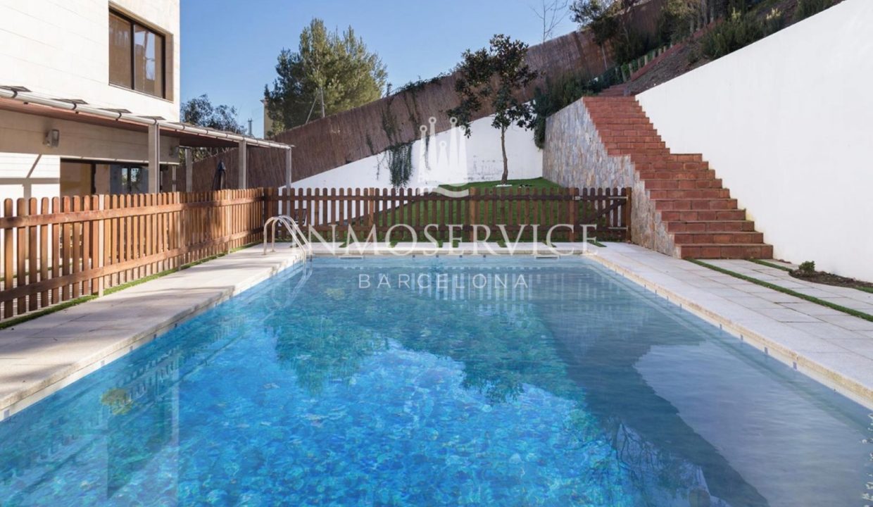 Magnífica casa en venta con jardín y piscina en Vallvidrera!!!_3