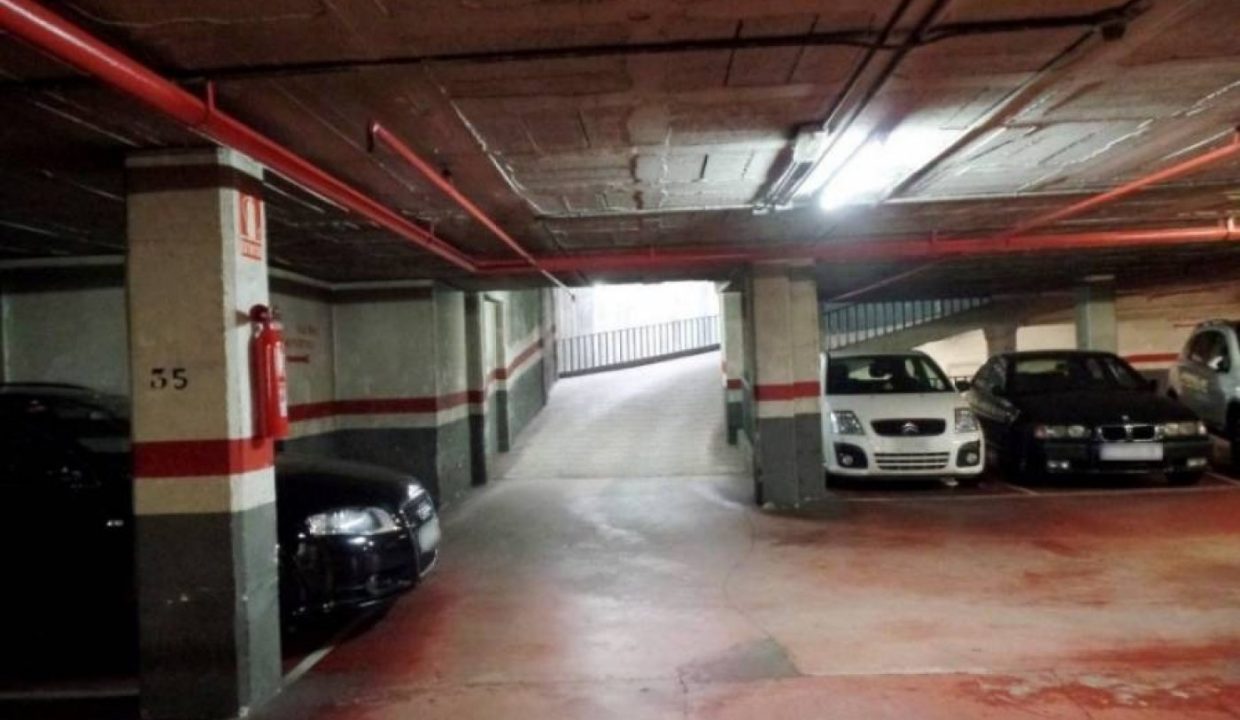 Plaza de aparcamiento en alquiler en calle Rosselló