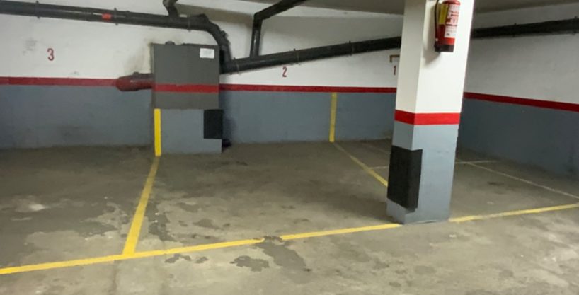 Plaza de parking en venta en la C/ Morales