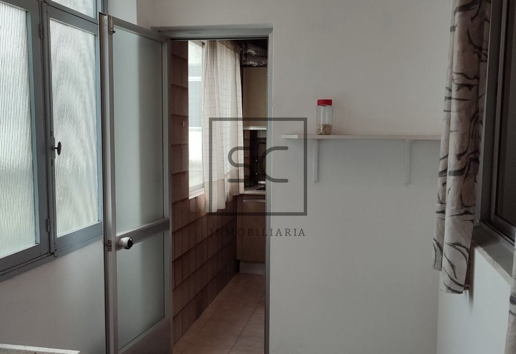 Voluminoso piso en Santa Cecilia con ascensor_4