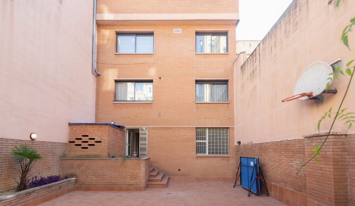 Espectacular casa con terraza y parking en venta en Gràcia._2