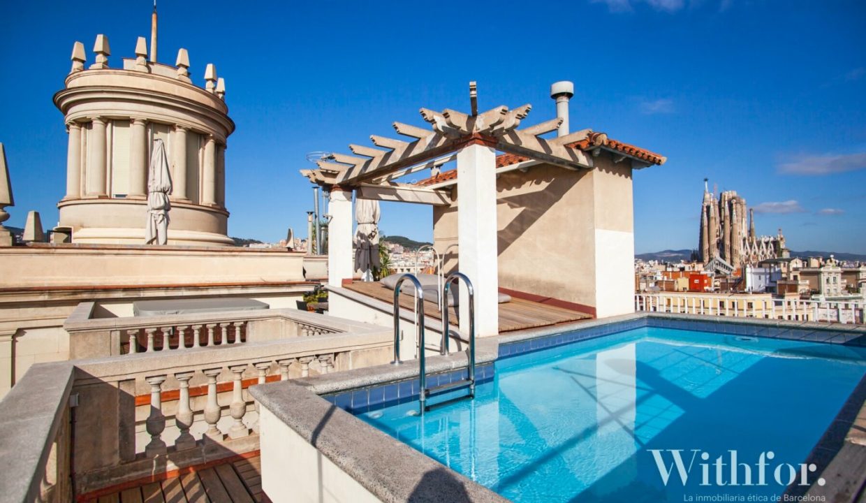 Exclusivo ático-dúplex con piscina y vistas 360° de Barcelona_1