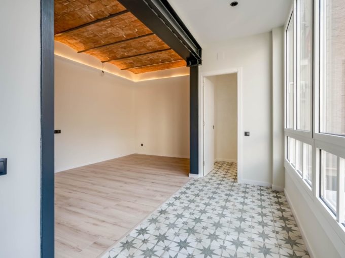Hermoso piso reformado en finca regia de l`Eixample_1