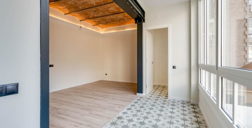 Hermoso piso reformado en finca regia de l`Eixample_1