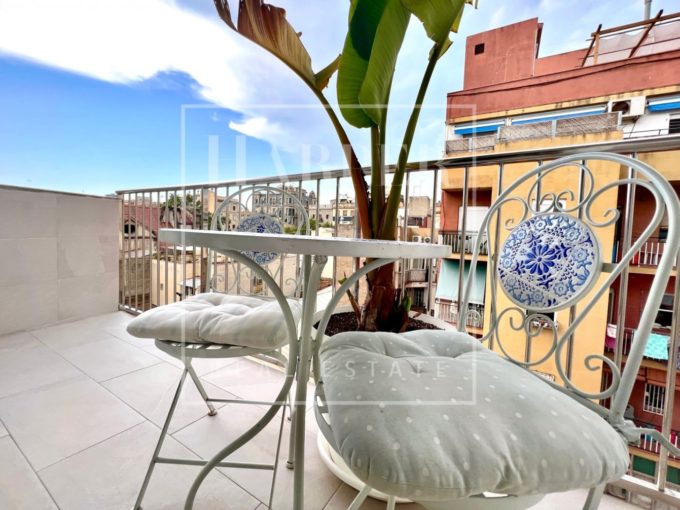 Lujoso apartamento con 2 habitaciones y balcón  de 75m2 en el corazón de la Barceloneta con balcon_1