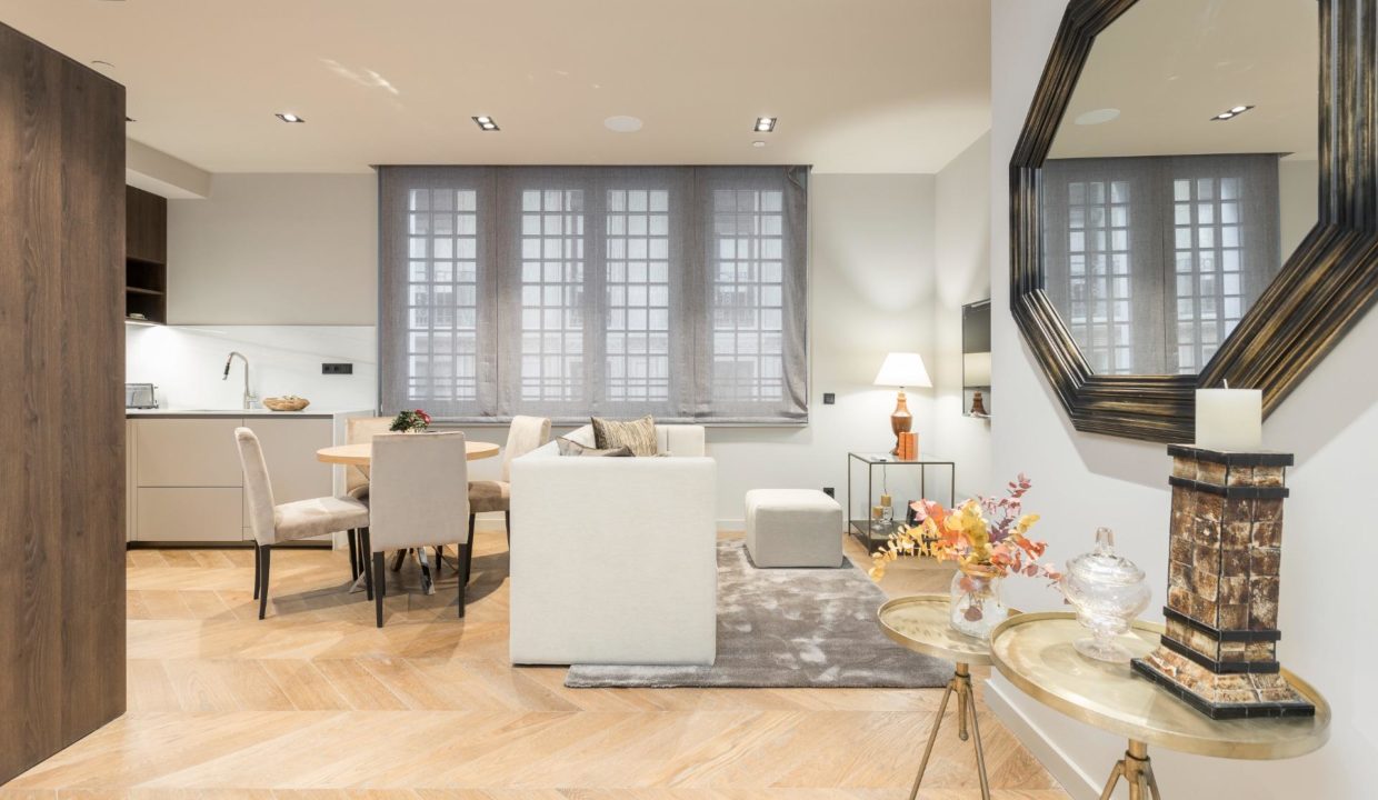 Lujoso y amueblado piso nuevo con detalles de alta calidad en el corazón del Borne_4
