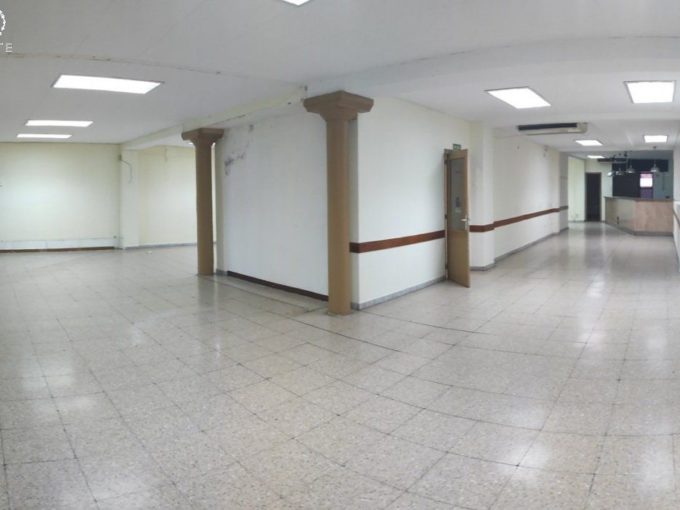 Oficina de 300 m2 en planta principal_1