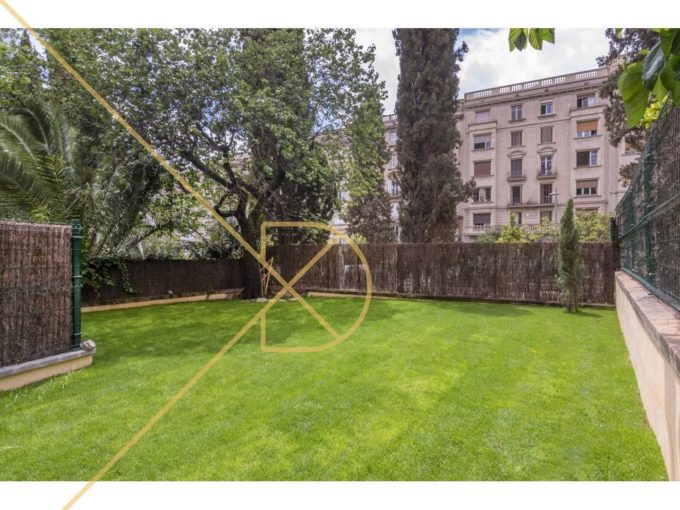 Piso en venta de 170 m² más jardín privado de 126 m² en Plaza Kennedy_1