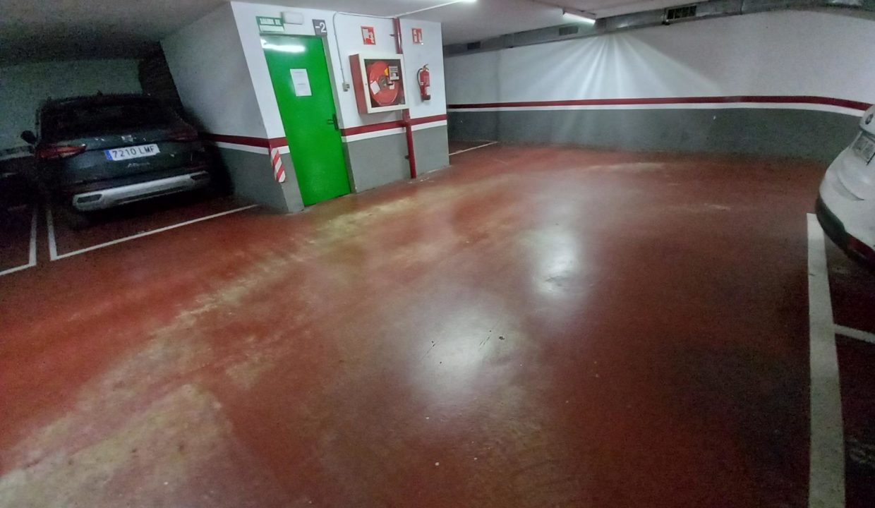 Amplio parking en Sants/ Les Corts_3
