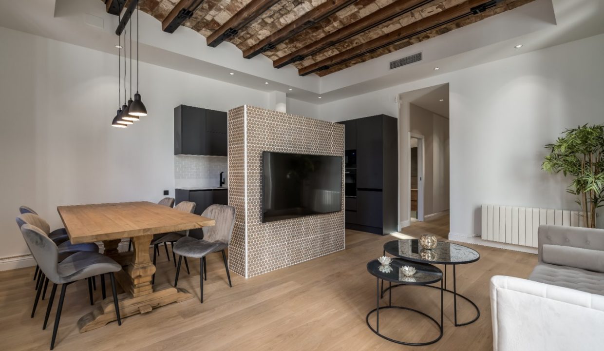 Hermoso piso totalmente reformado con gran terraza en alquiler en Vila de Gràcia_3