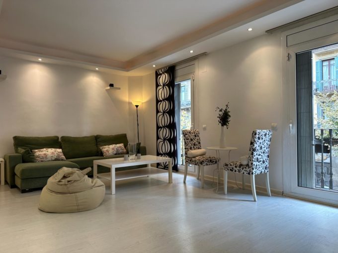 Precioso piso en venta amueblado cerca de rambla catalunya_1