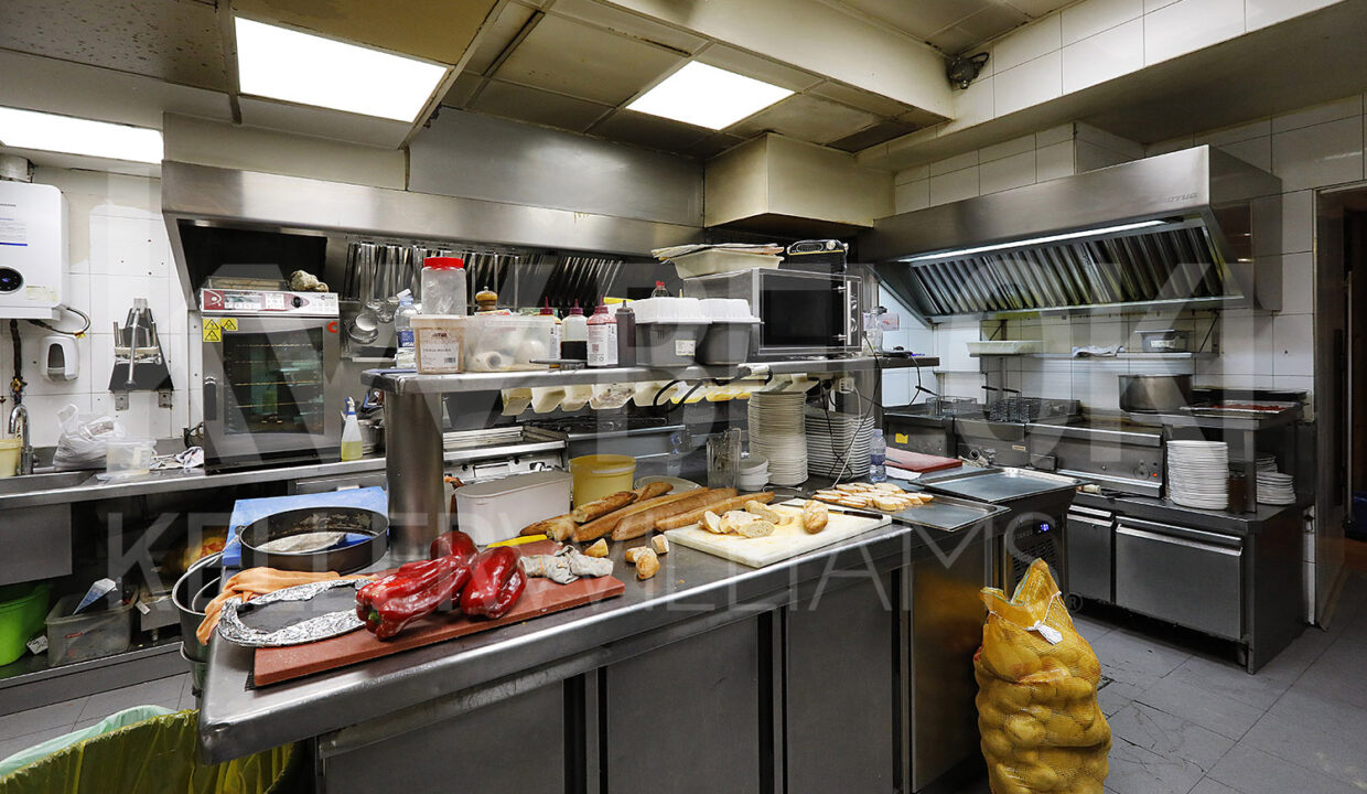 Roberto-Beloki-DN1704-43-M