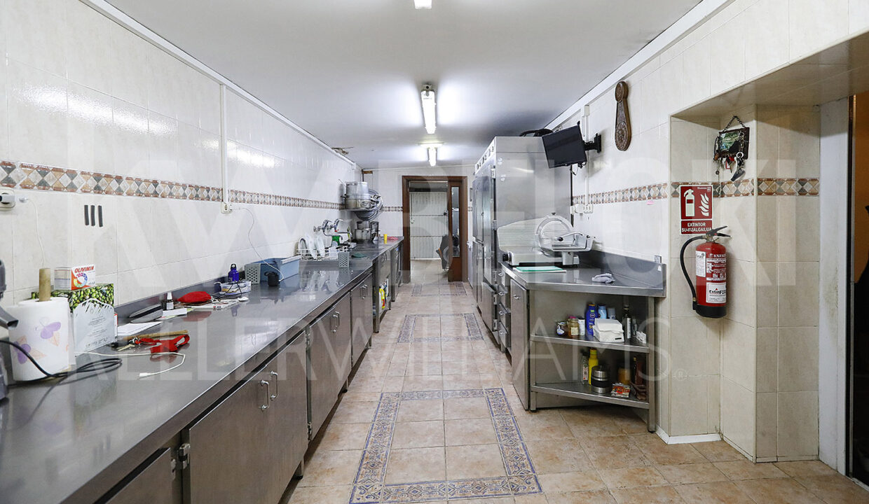 Roberto-Beloki-DN1705-25-M