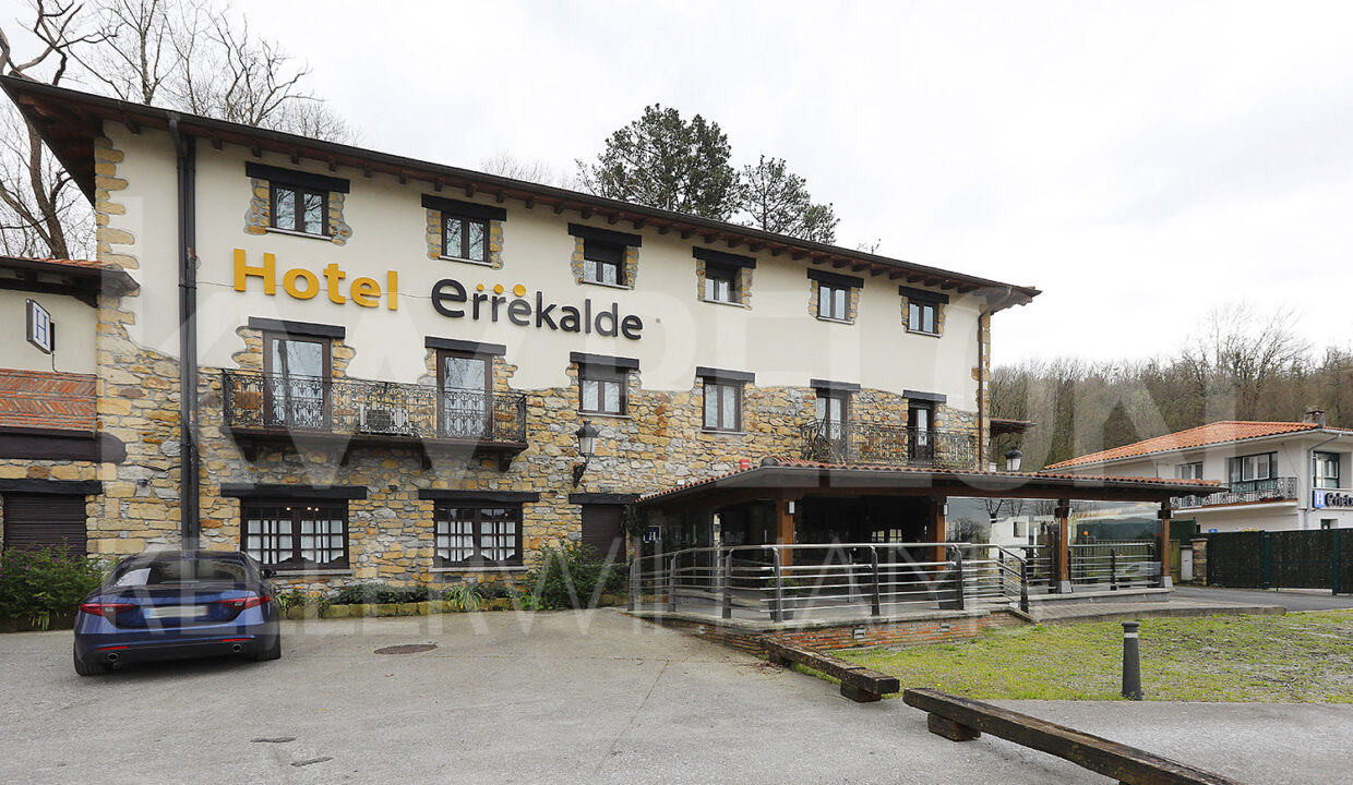 Roberto-Beloki-DN1705-3-M