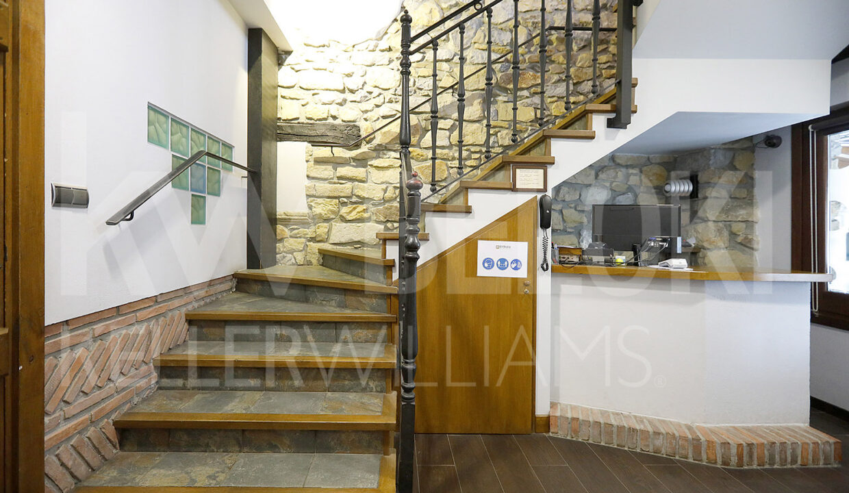 Roberto-Beloki-DN1705-33-M