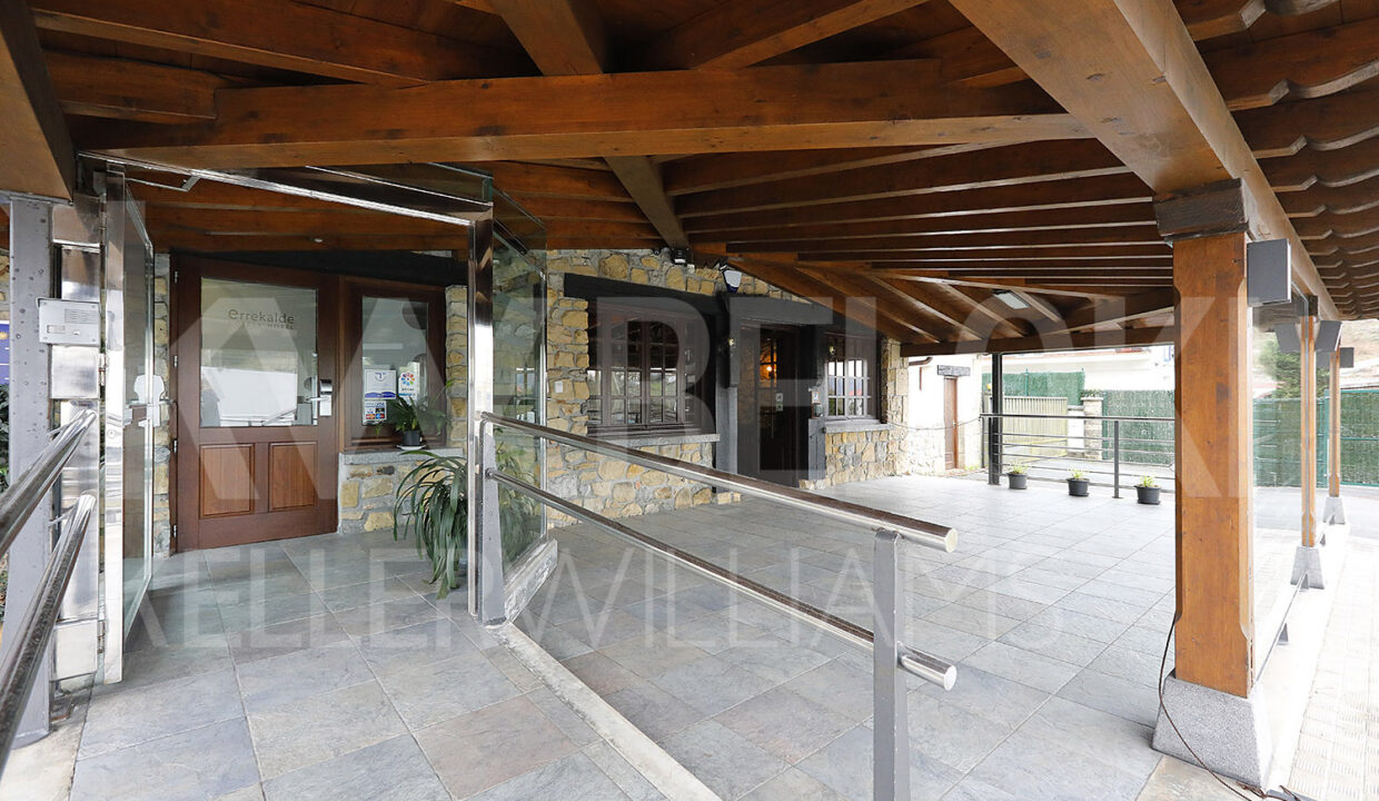 Roberto-Beloki-DN1705-4-M