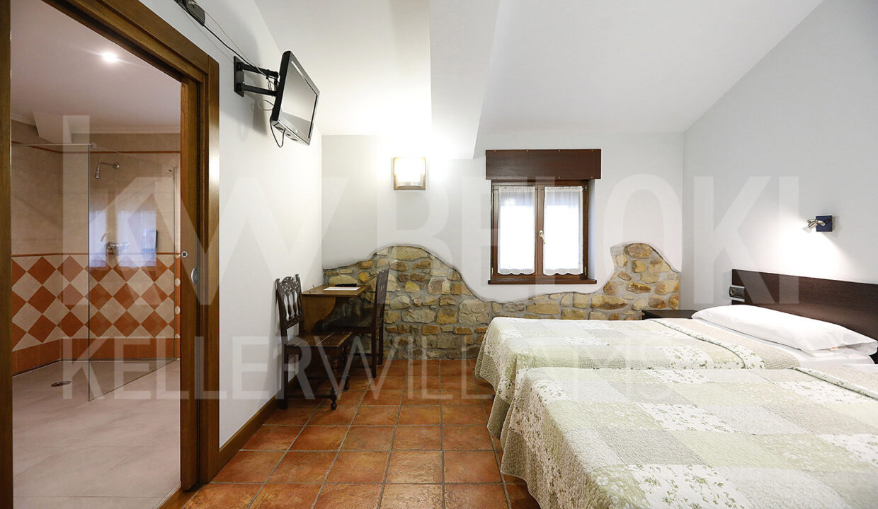 Roberto-Beloki-DN1705-44-M