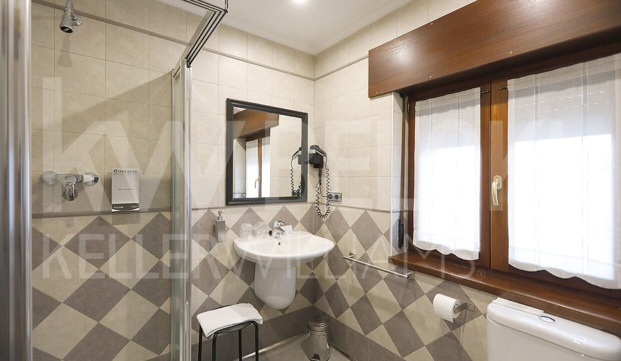 Roberto-Beloki-DN1705-58-M