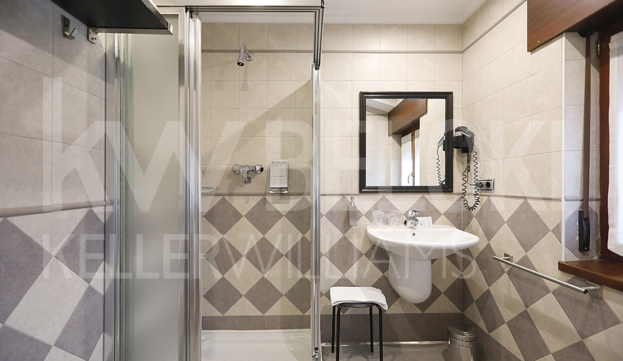 Roberto-Beloki-DN1705-59-M