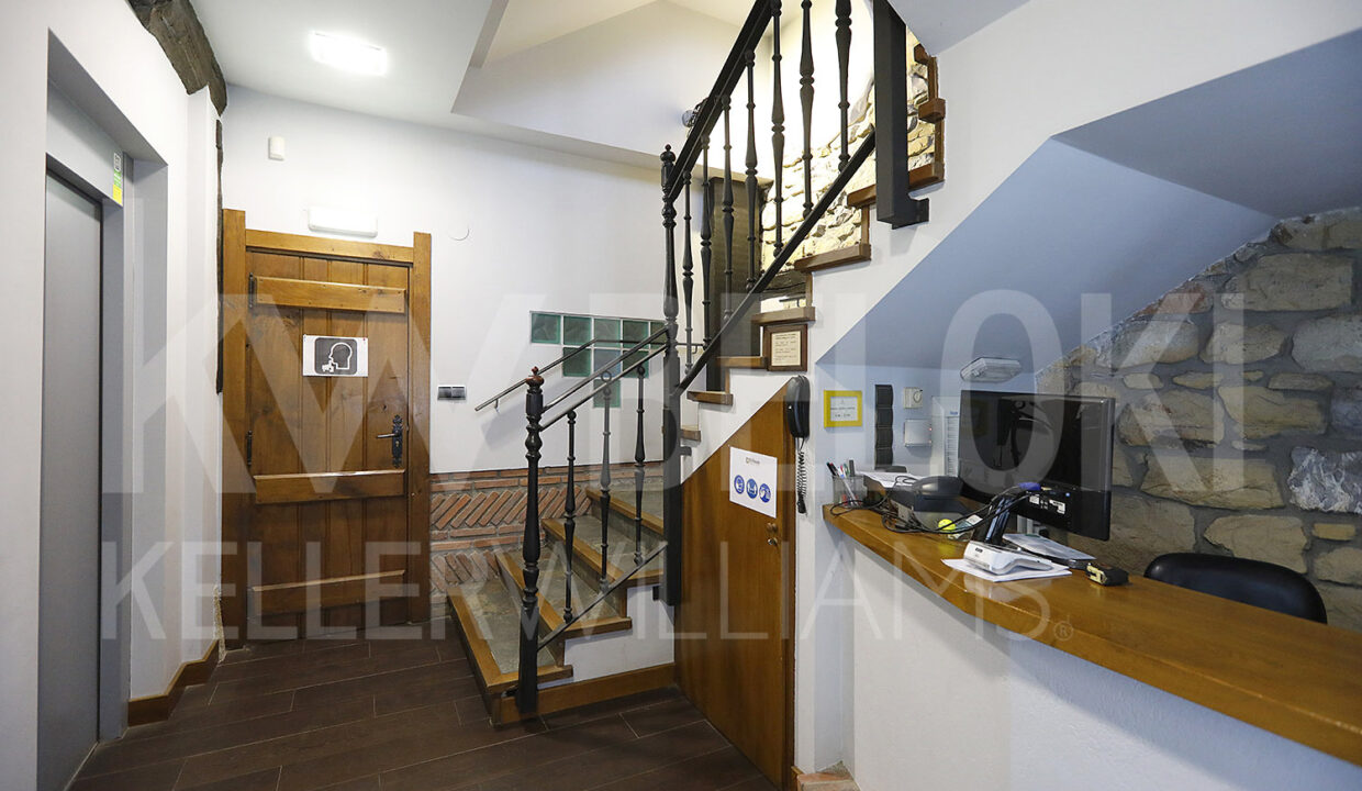 Roberto-Beloki-DN1705-6-M