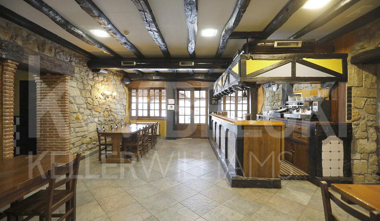 Roberto-Beloki-DN1705-7-M