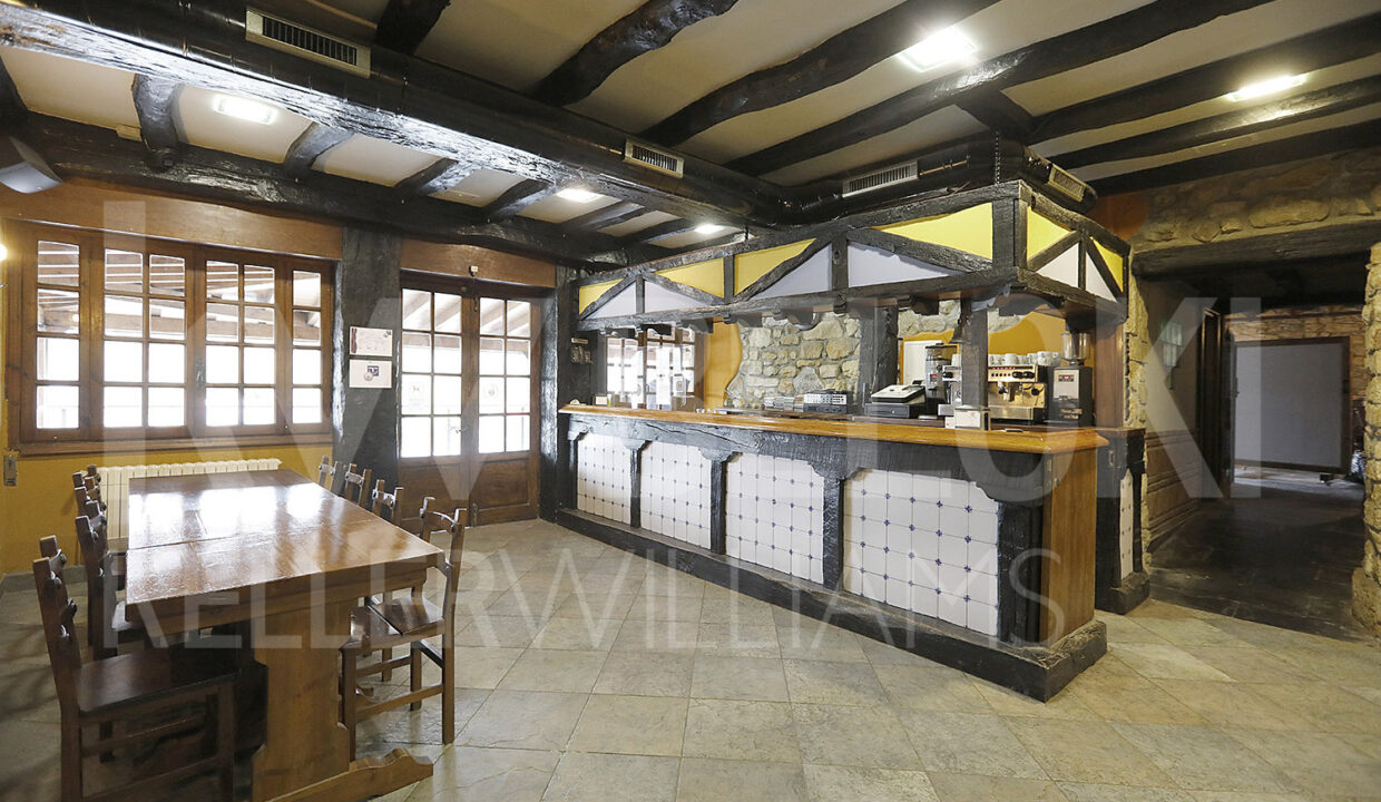 Roberto-Beloki-DN1705-9-M