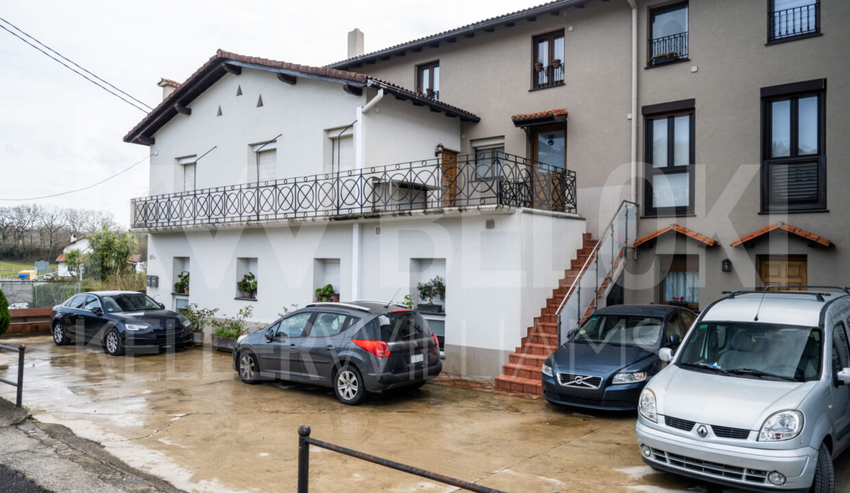 Roberto-Beloki-DP1747-4-scaled