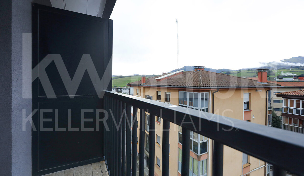 Roberto-Beloki-DP1790-9-M