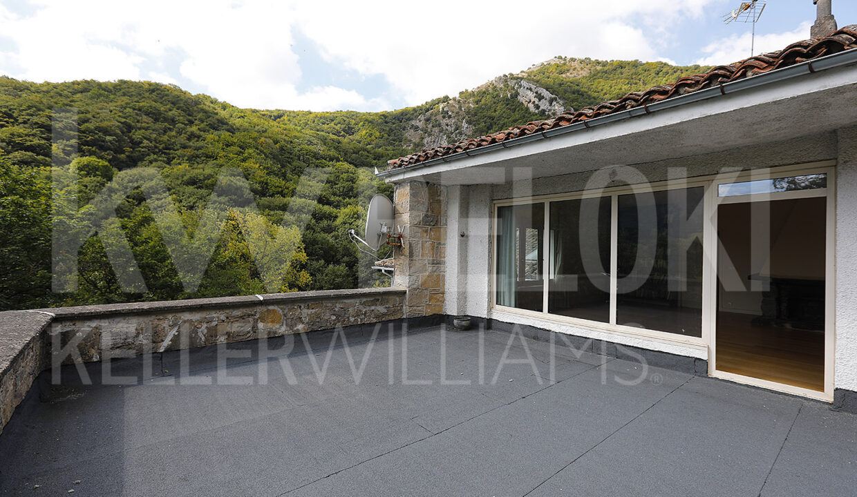 Roberto-Beloki-DS1700-53-M-1