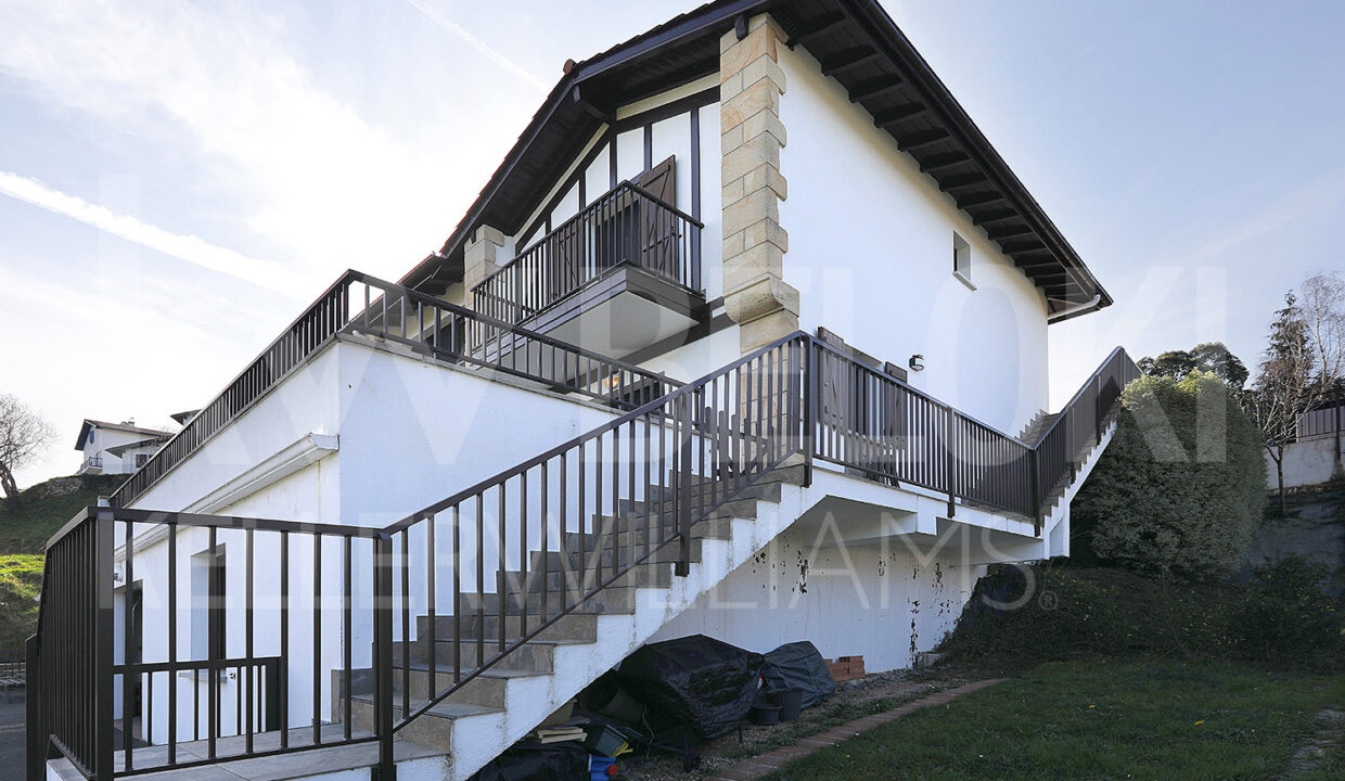 Roberto-Beloki-FC2000-2-M