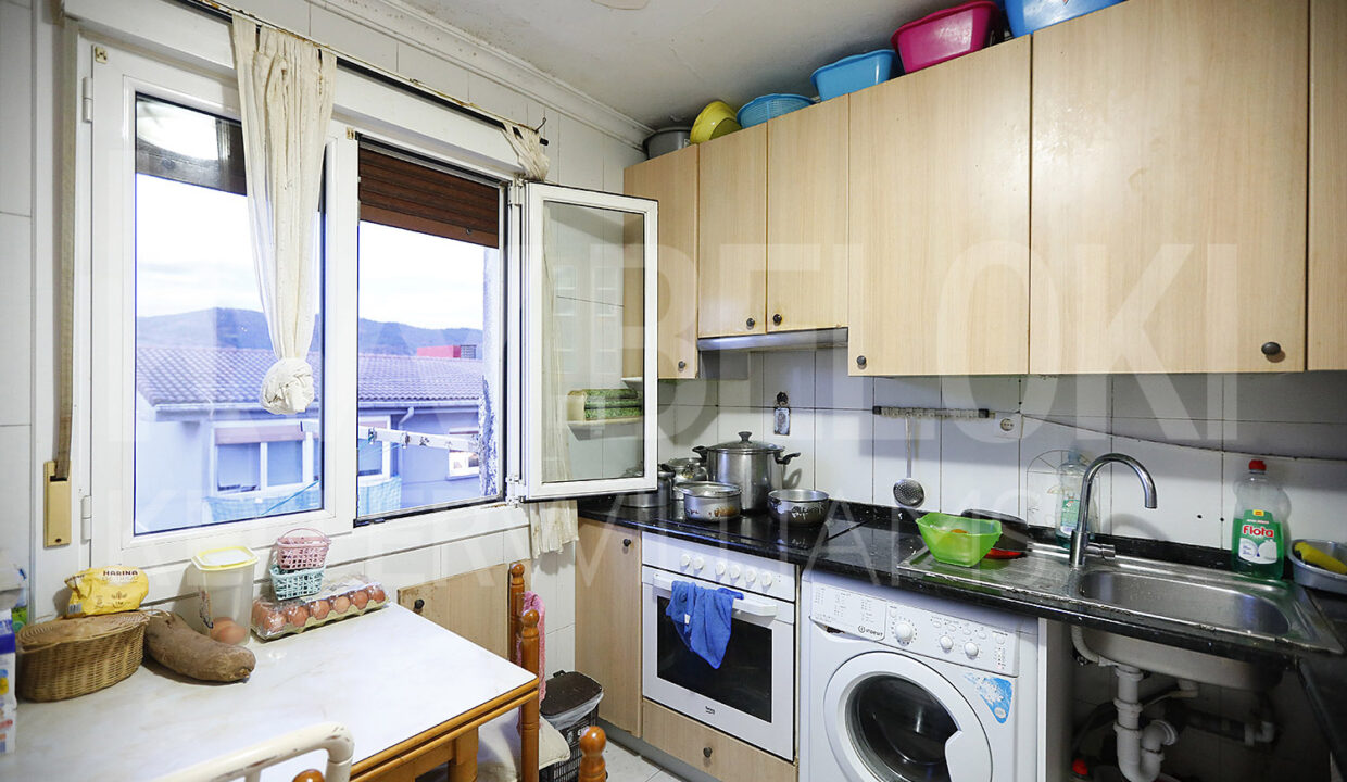 Roberto-Beloki-GP2011-7-M