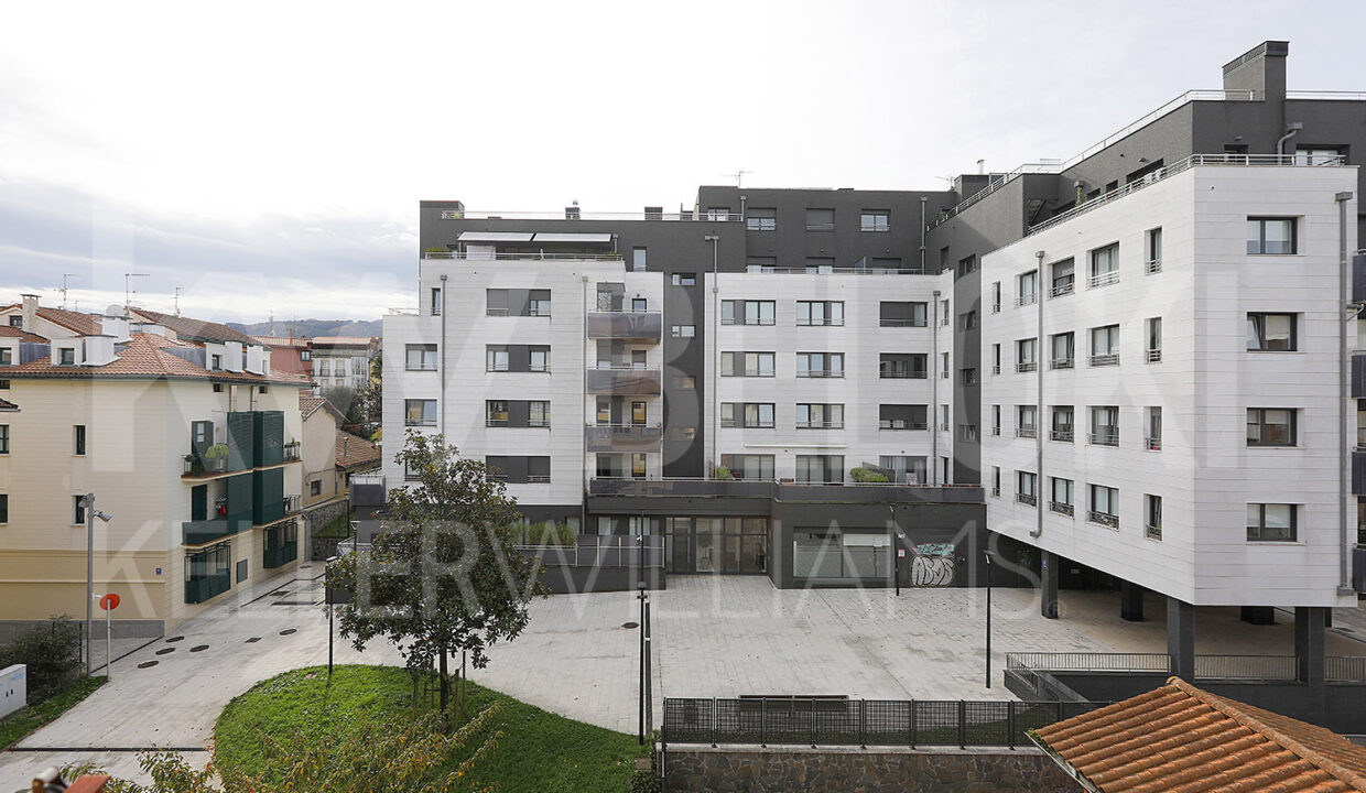 Roberto-Beloki-IP1732-20-M