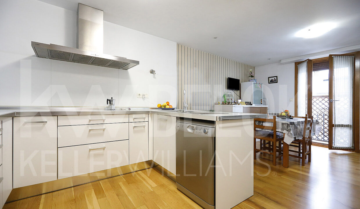 Roberto-Beloki-IP1733-8-M