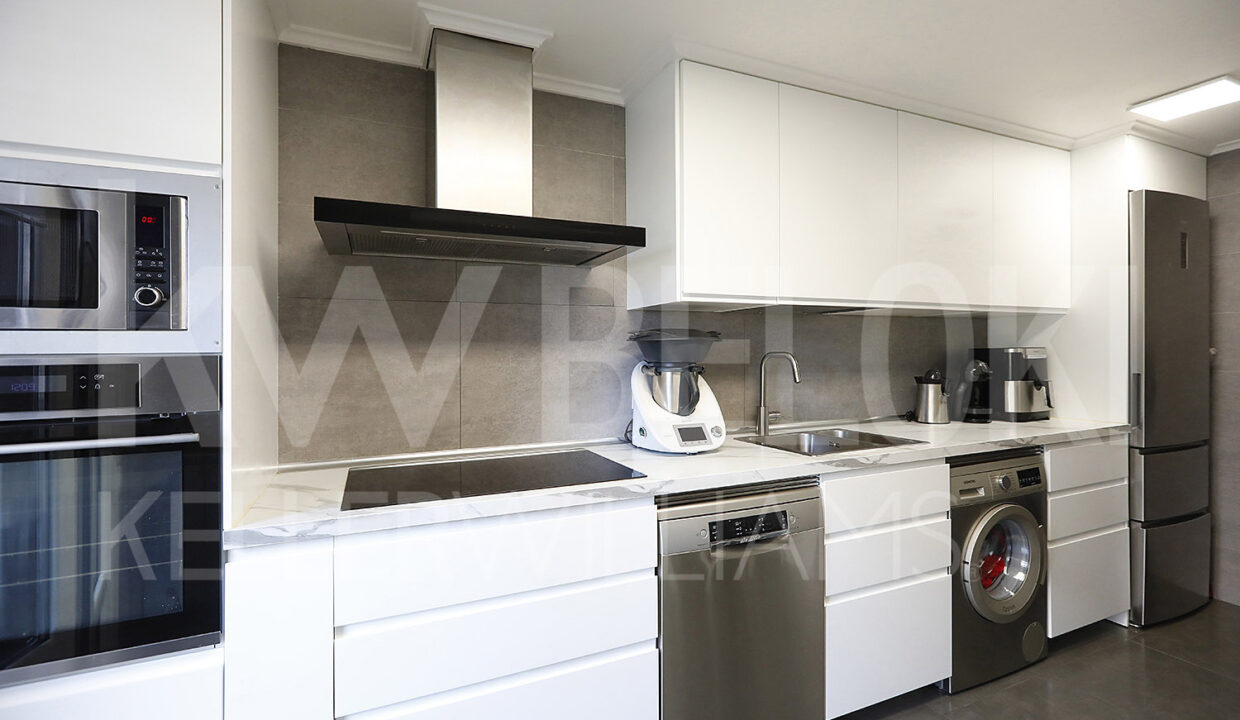 Roberto-Beloki-MP2001-12-M