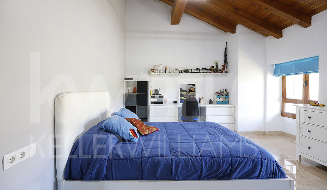 Roberto-Beloki-NC1709-44-M