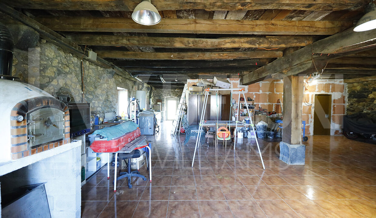 Roberto-Beloki-NC1709-62-M