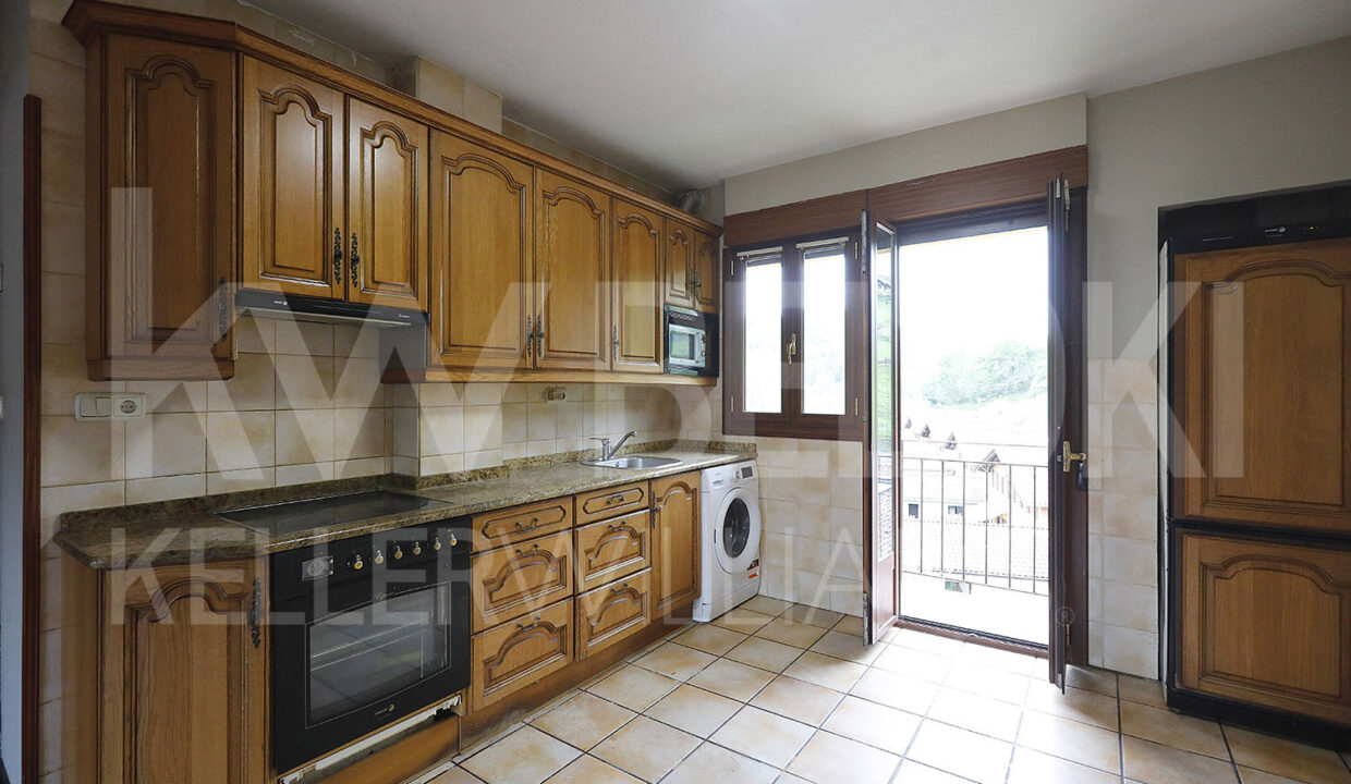 Roberto-Beloki-NP2001-10-M