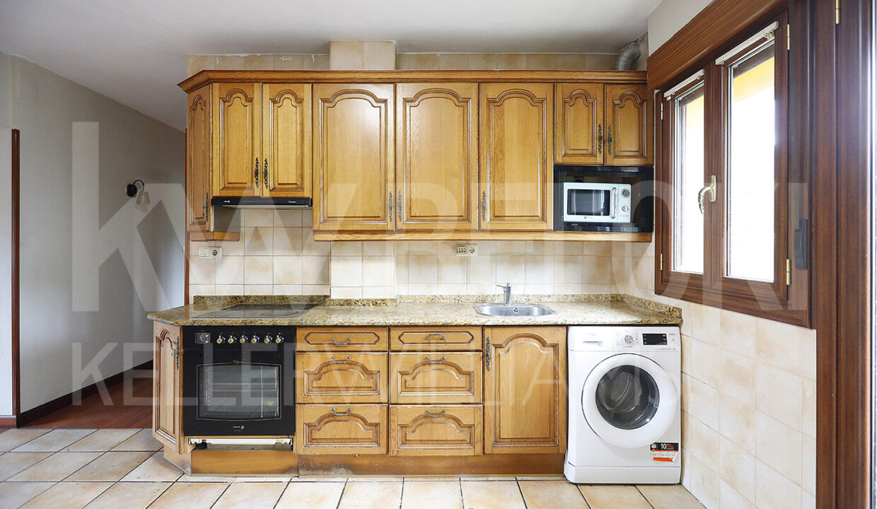 Roberto-Beloki-NP2001-13-M