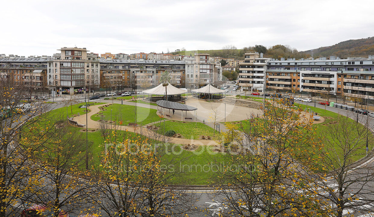 Roberto-Beloki-P2032-10-M-1