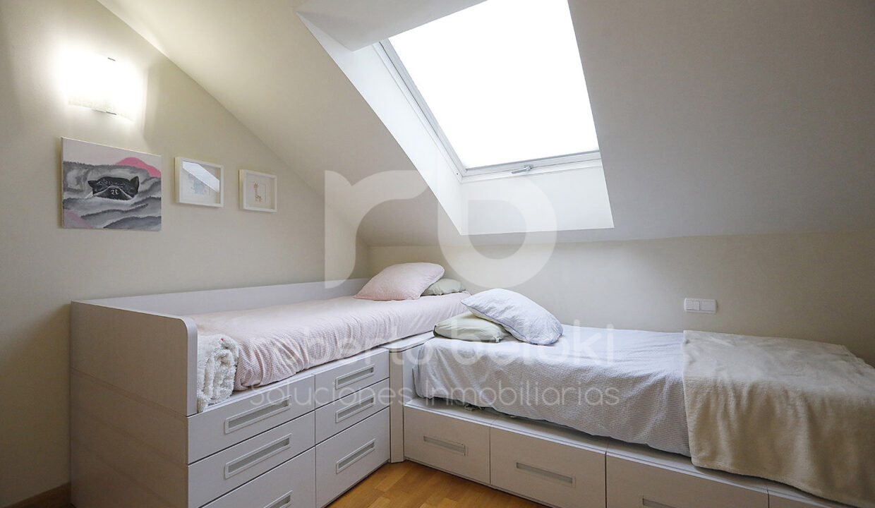 Roberto-Beloki-P2032-30-M-1