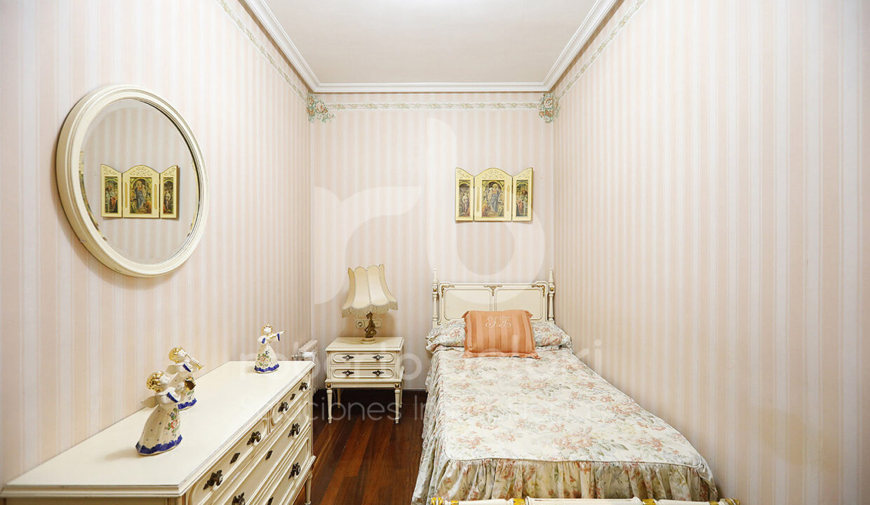 Roberto-Beloki-P2034-30-M