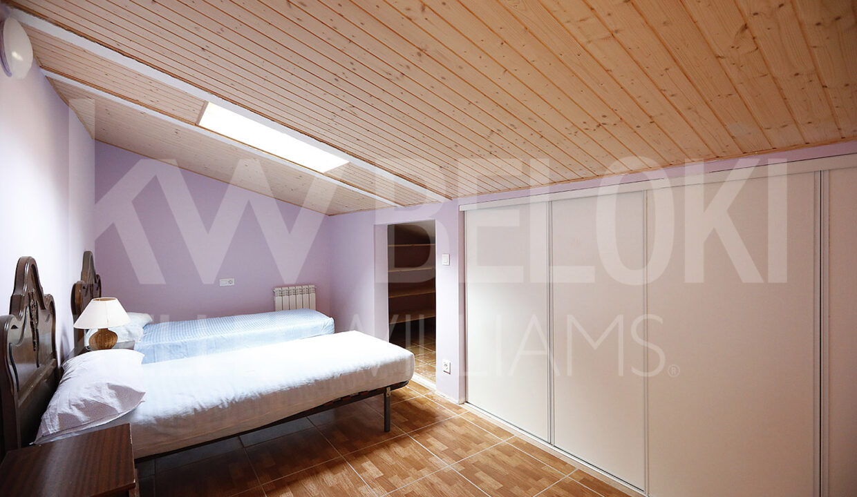 rOBERTO-bELOKI-NC2002-40-M