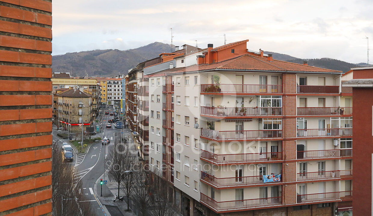 Roberto-Beloki-P2045-14-M