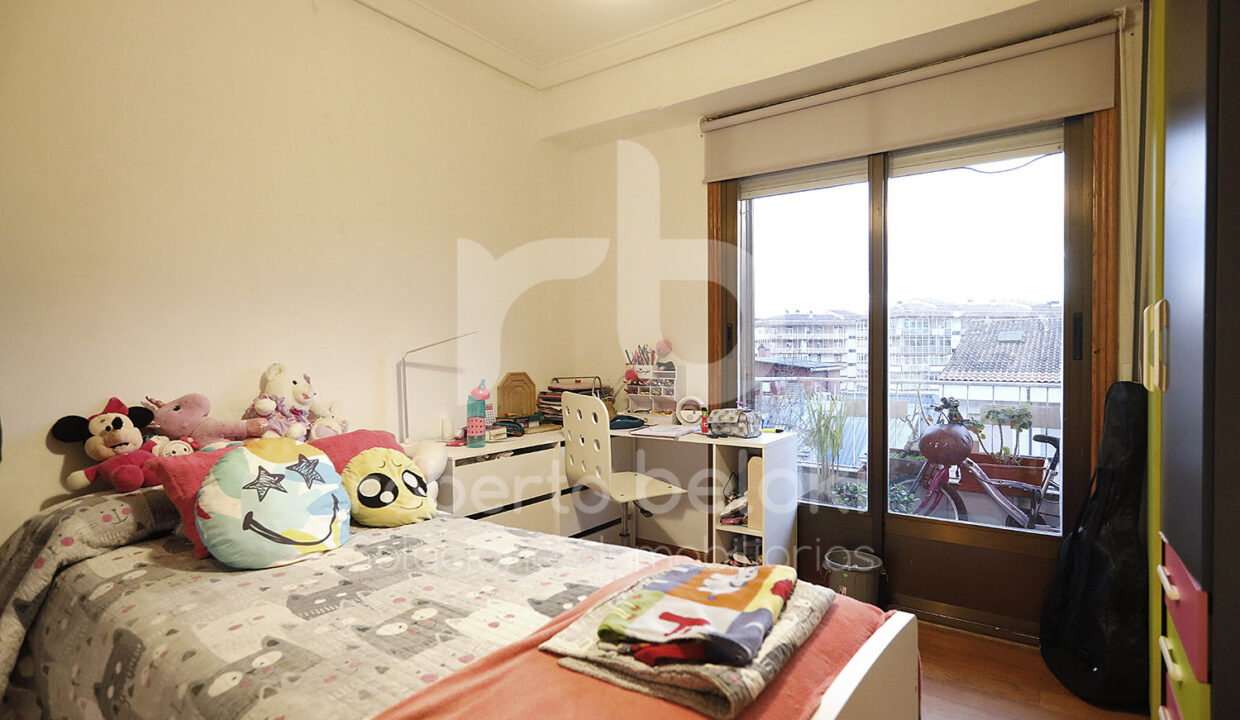 Roberto-Beloki-P2045-16-M