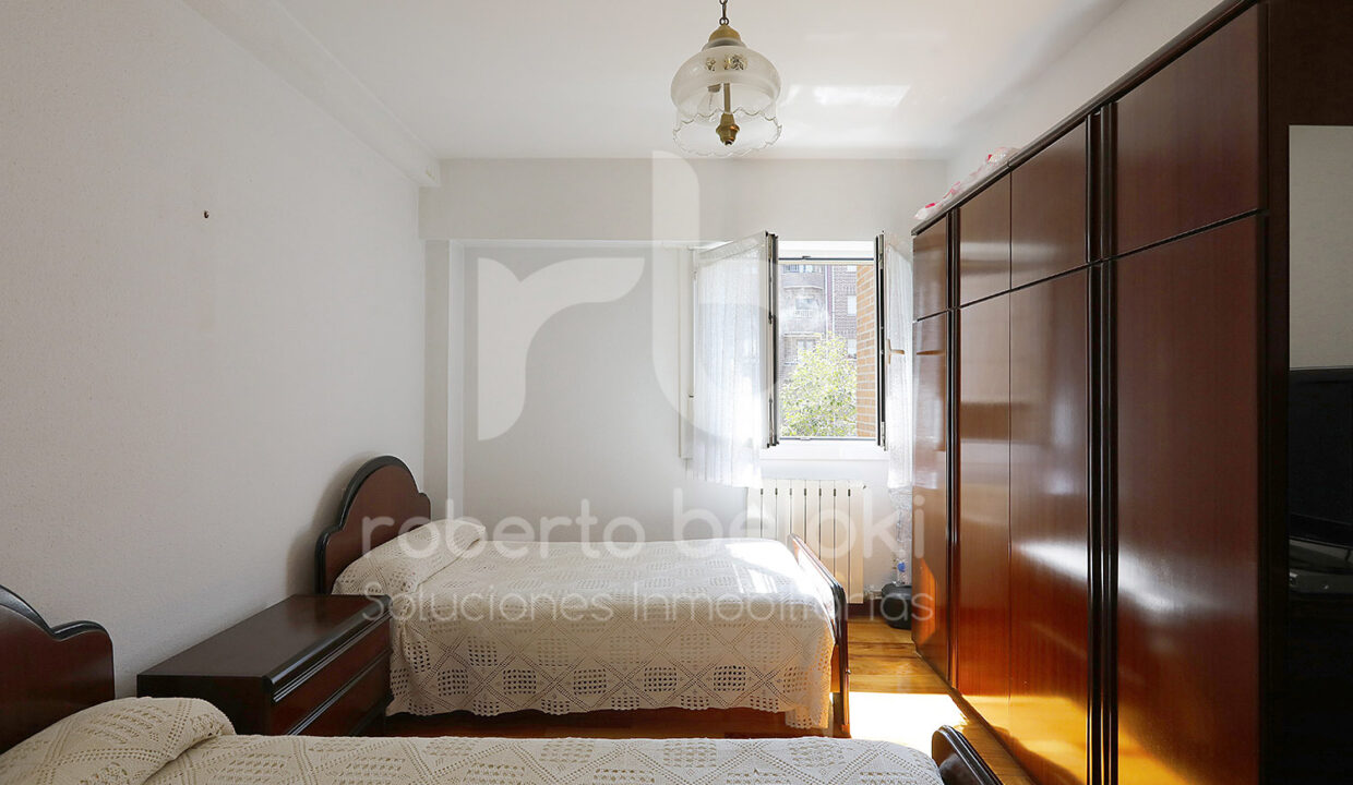 Roberto-Beloki-P2049-20-M