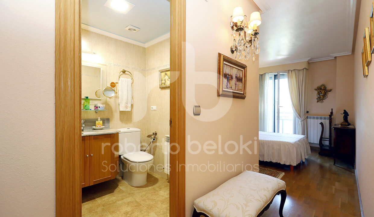 Roberto-Beloki-P2051-17-M